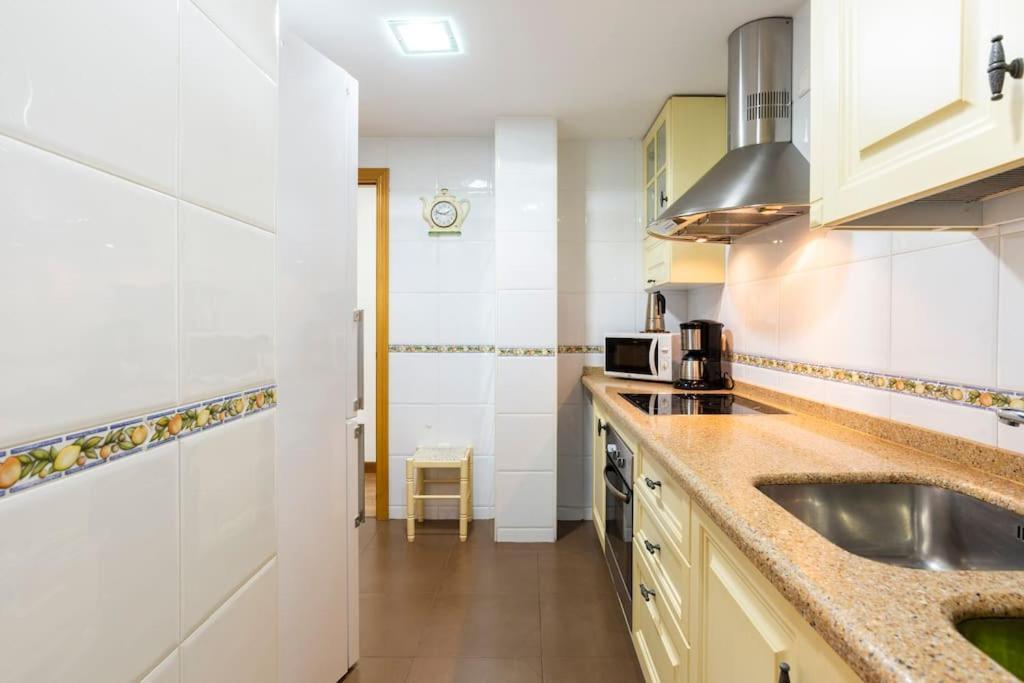 Ayala Beach Apartment Málaga Exteriör bild